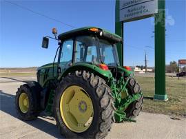 2017 JOHN DEERE 6135E