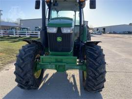 2017 JOHN DEERE 6135E