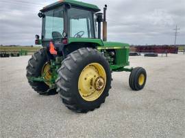 1985 JOHN DEERE 4450