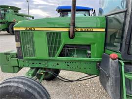 JOHN DEERE 7210