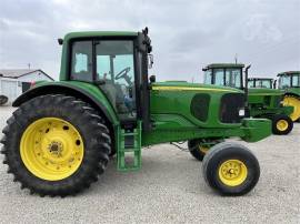 JOHN DEERE 7220