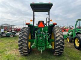 JOHN DEERE 6105D