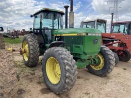 1990 JOHN DEERE 4555