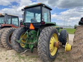 1990 JOHN DEERE 4555