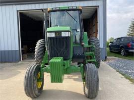 2000 JOHN DEERE 7610