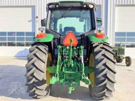 2022 JOHN DEERE 6120M