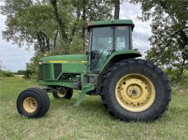 1998 JOHN DEERE 7610