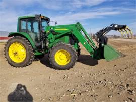 2004 JOHN DEERE 7520