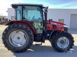 2017 MASSEY FERGUSON 5711