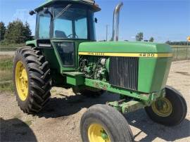 JOHN DEERE 4230