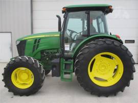 2019 JOHN DEERE 6135E