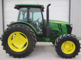 2019 JOHN DEERE 6135E