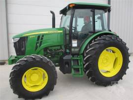 2019 JOHN DEERE 6135E