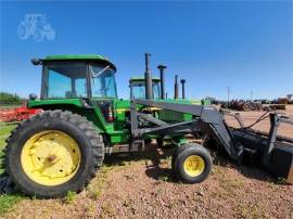 1975 JOHN DEERE 4430