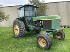 JOHN DEERE 4230