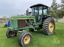 JOHN DEERE 4230