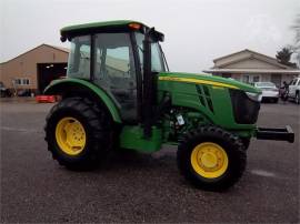 2017 JOHN DEERE 5100E