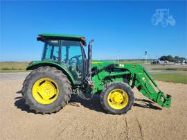 2015 JOHN DEERE 5100E