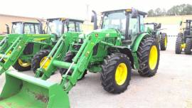 2017 JOHN DEERE 6135E