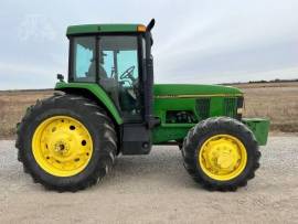 1995 JOHN DEERE 7200