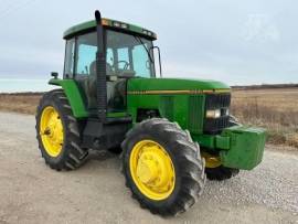 1995 JOHN DEERE 7200