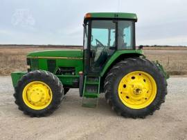 1995 JOHN DEERE 7200