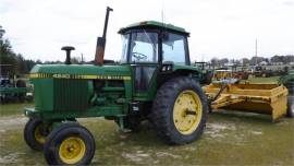 JOHN DEERE 4240