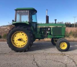 1979 JOHN DEERE 4240