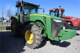 2011 JOHN DEERE 8260R