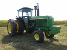 1989 JOHN DEERE 4755