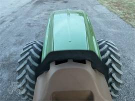 2004 JOHN DEERE 8420