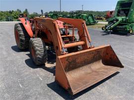 2012 KUBOTA M7040