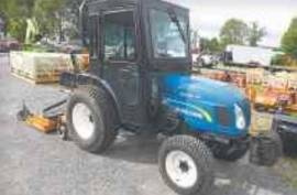 NEW HOLLAND BOOMER 50