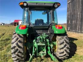 JOHN DEERE 5075E