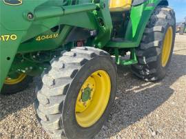 2017 JOHN DEERE 4044M