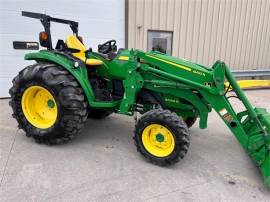 2017 JOHN DEERE 4044R