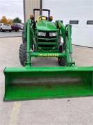 2017 JOHN DEERE 4044R