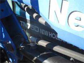 NEW HOLLAND TN75D