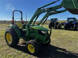 2017 JOHN DEERE 4052M