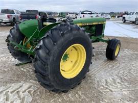 1977 JOHN DEERE 2440