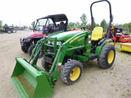 2010 JOHN DEERE 2320