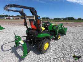 2016 JOHN DEERE 1025R