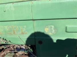 JOHN DEERE B