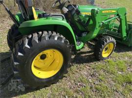 2015 JOHN DEERE 3032E