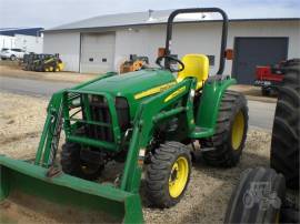 2016 JOHN DEERE 3032E