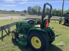 2017 JOHN DEERE 3033R