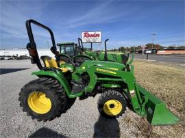 2017 JOHN DEERE 3032E