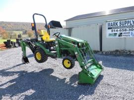 2016 JOHN DEERE 1025R