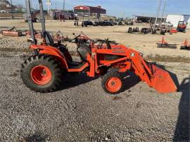 2004 KUBOTA B7800HSD