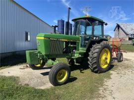 1983 JOHN DEERE 4240